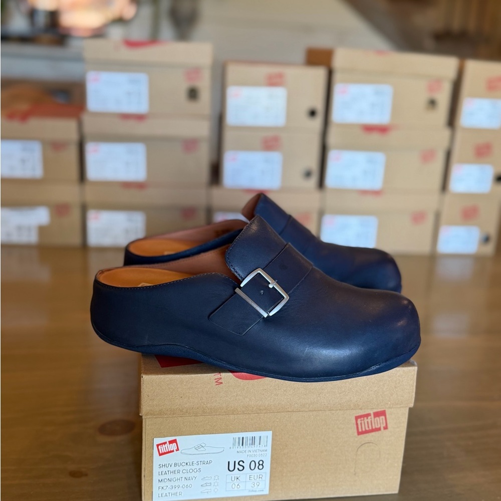 Fitflop Shuv Navy Leather Buckle-Strap Clogs Size 8 Mules